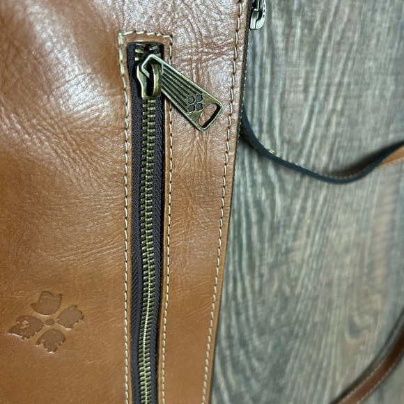 Patricia Nash smaller sized crossbody leather 3 fold purse great condition - Picture 5 of 14